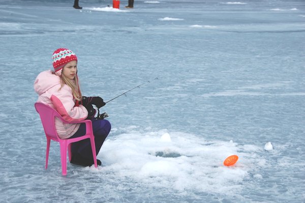 Catch the Big One in our Exciting Ice Fishing Live Casino Game, ice fishing game